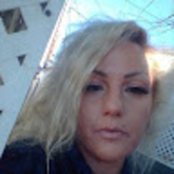 Meet your Posher, Sheena - Picture 1 of 1